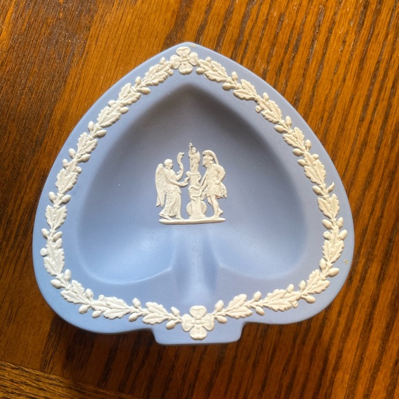 Wedgwood Bridge Set (All 4 pieces) - Picture 2 of 12